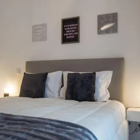 Apartman What A Life!